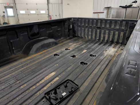 Used 2024 GMC Sierra 2500 AT4 w/ AT4 Premium Plus Package AWD/4WD image 8