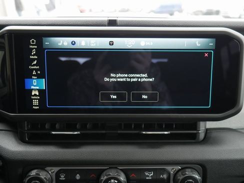 Used 2024 Jeep Gladiator Sport image 5