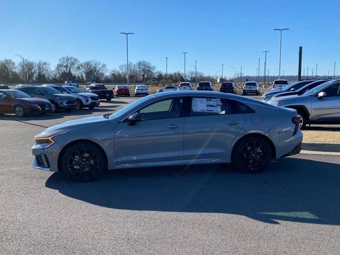 Used 2025 Toyota Tacoma TRD Off-Road image 4