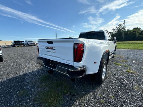 New 2026 GMC Sierra 3500 SLT w/ SLT Premium Package AWD/4WD image 16