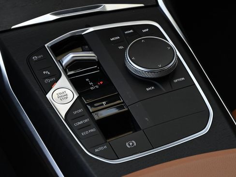 Certified 2024 BMW 330i Sedan w/ M Sport Package image 24