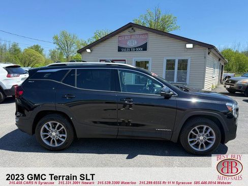 Used 2023 GMC Terrain SLT w/ Infotainment Package II AWD/4WD image 2