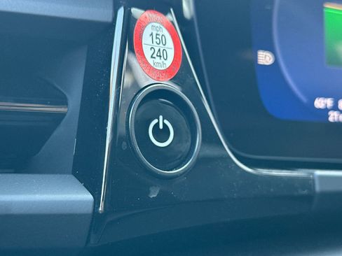 New 2025 Porsche Macan Electric image 24