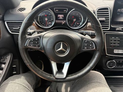 Used 2014 Mercedes-Benz GL 550 4MATIC image 23