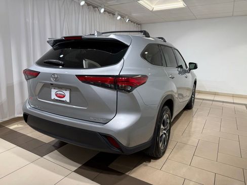 Certified 2022 Toyota Highlander XLE image 5