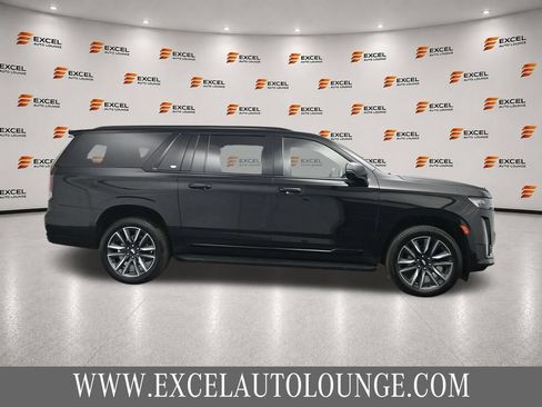 Used 2024 Cadillac Escalade ESV Sport AWD/4WD image 6