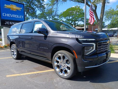 New 2025 Chevrolet Suburban High Country image 2