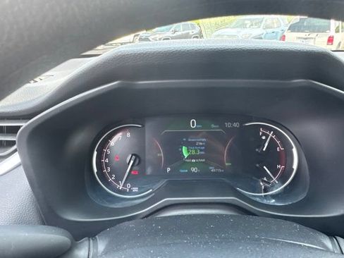Used 2025 Toyota RAV4 XLE FWD image 14