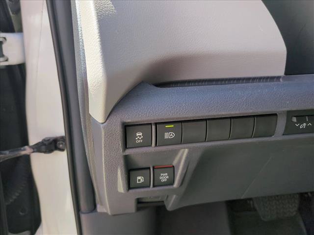 Used 2023 Toyota Sienna LE FWD image 13