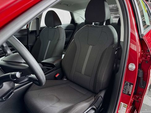 Used 2022 Hyundai Elantra SE w/ Cargo Package image 11