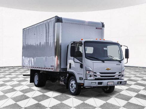 New 2025 Chevrolet Low Cab Forward 5500XG RWD image 9