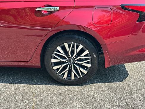 Used 2025 Nissan Altima 2.5 SV w/ SV Premium Package FWD image 19