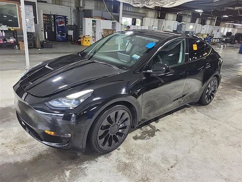 Used 2022 Tesla Model Y Performance image 5