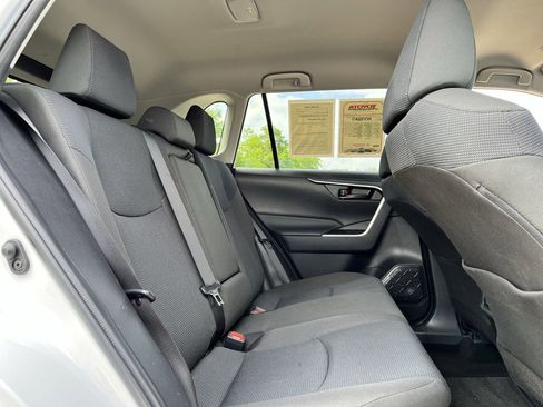 Used 2025 Toyota RAV4 LE AWD/4WD image 27
