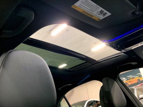 Used 2025 Mercedes-Benz C 300 Sedan image 13