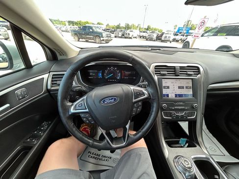 Used 2019 Ford Fusion SEL FWD image 30