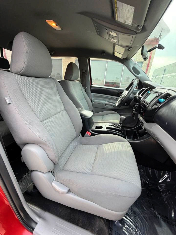 Used 2014 Toyota Tacoma PreRunner w/ Convenience Package RWD image 15