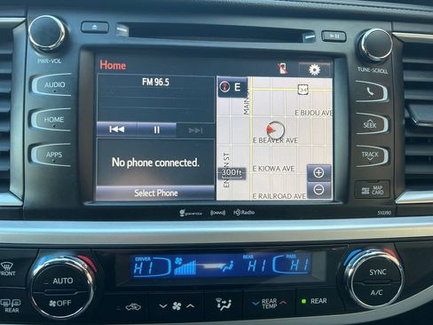 Used 2019 Toyota Highlander XLE image 24