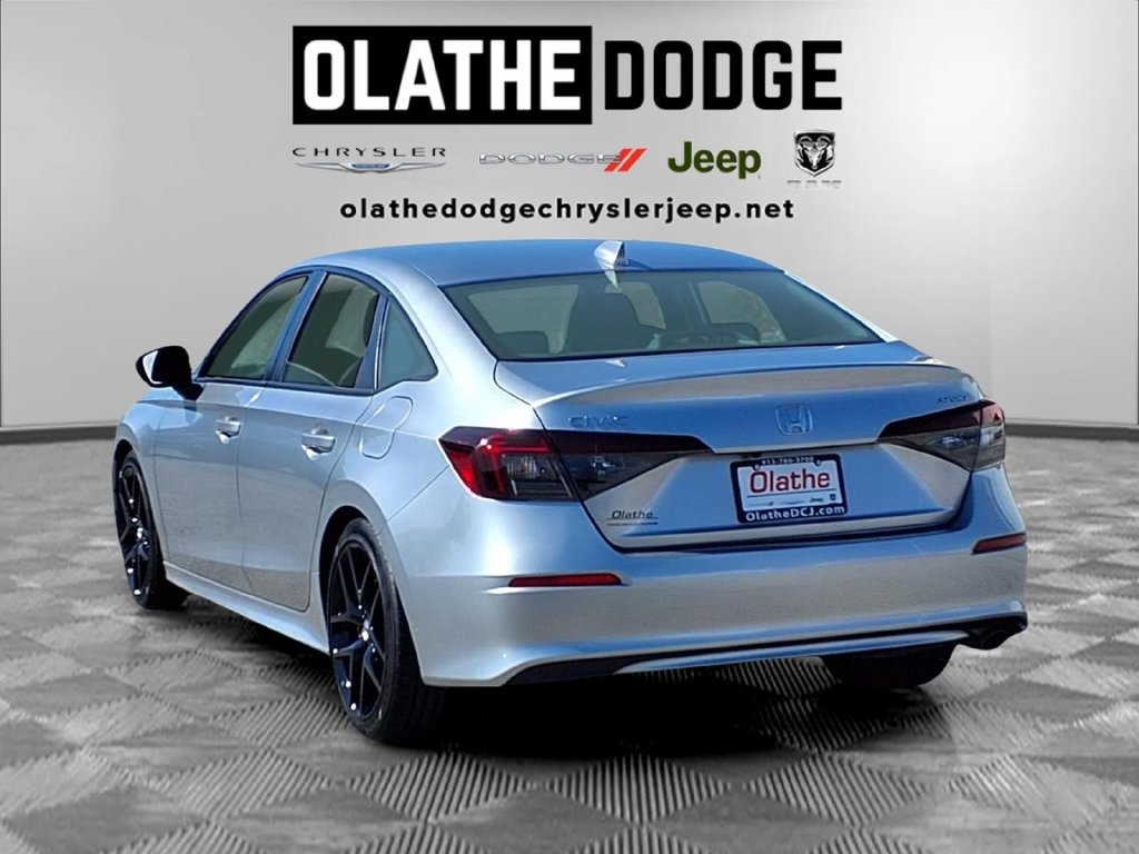 Used 2025 Honda Civic Sport image 4