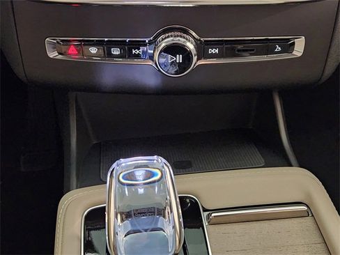 New 2026 Volvo XC90 B6 Plus w/ Protection Package Premier image 19