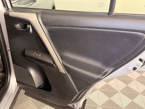 Used 2016 Toyota RAV4 XLE AWD/4WD image 21