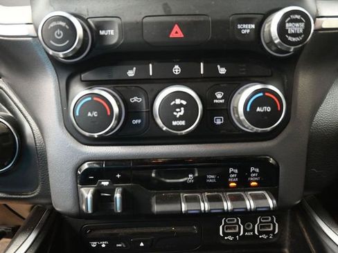 Used 2019 RAM 1500 Big Horn image 29