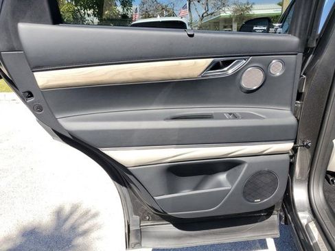 Used 2024 Genesis GV80 2.5T Prestige w/ Prestige Package image 10