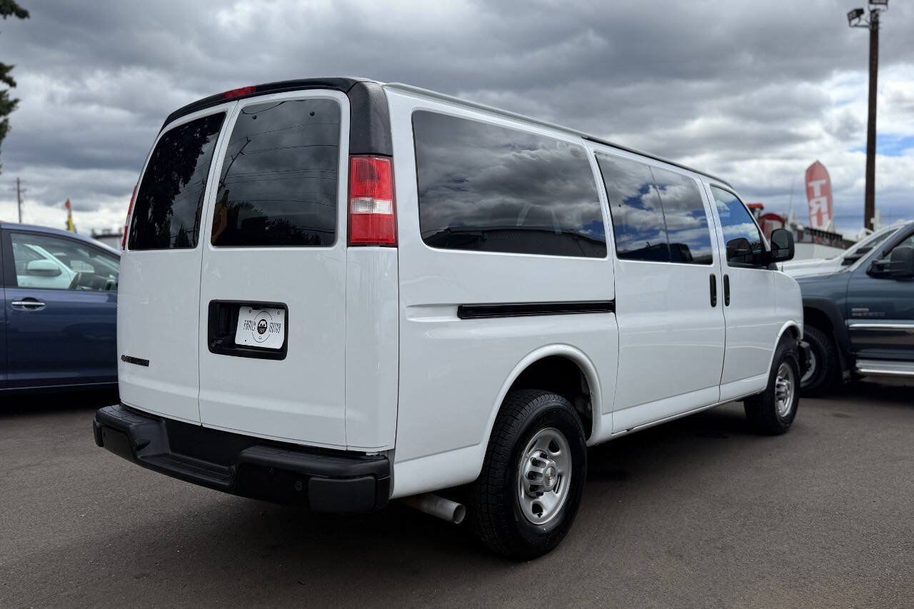 Used 2023 Chevrolet Express 3500 LS RWD image 7