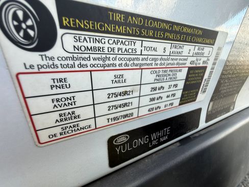 Used 2017 Land Rover Range Rover Sport HSE image 18