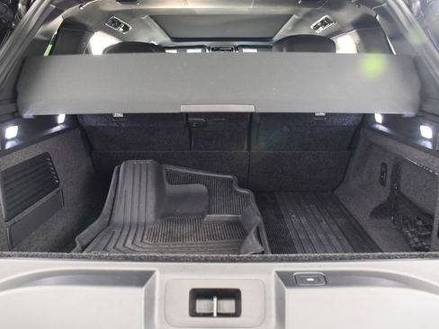 Used 2025 Land Rover Range Rover Long Wheelbase Autobiography AWD/4WD image 23