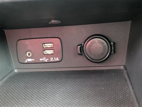 Used 2023 Subaru Crosstrek 2.0i Premium image 18