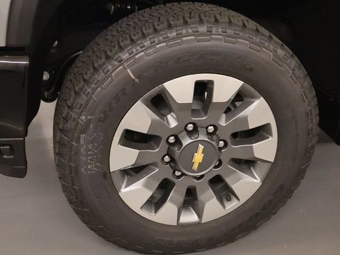 New 2026 Chevrolet Silverado 2500 Custom w/ Custom Value Package AWD/4WD image 8