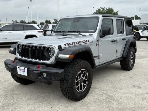 Used 2024 Jeep Wrangler Unlimited Rubicon AWD/4WD image 9