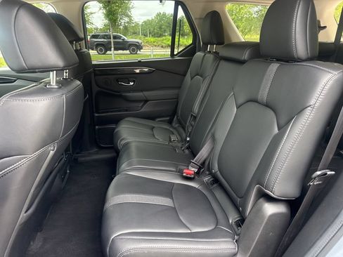 Certified 2024 Honda Pilot Touring image 32