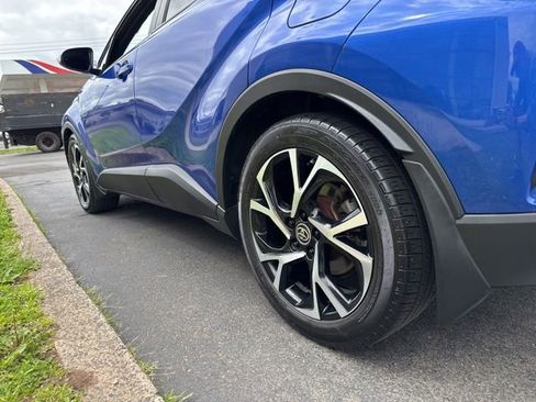 Used 2021 Toyota C-HR XLE FWD image 7