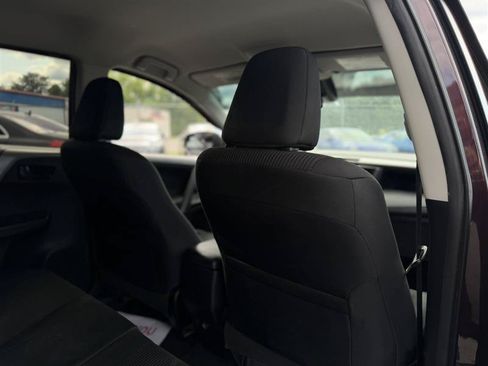 Used 2017 Toyota RAV4 LE w/ Carpet Mat Package AWD/4WD image 22