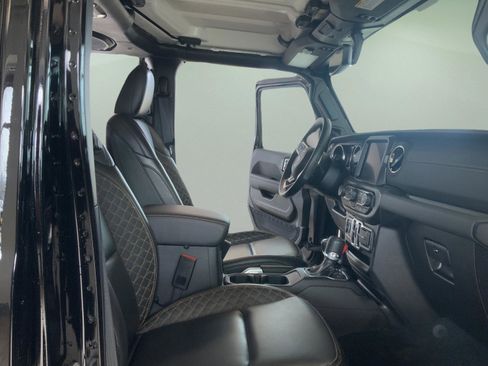 Used 2022 Jeep Wrangler Unlimited Sahara AWD/4WD image 32