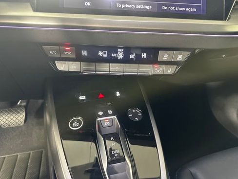 Used 2022 Audi Q4 e-tron Prestige image 23