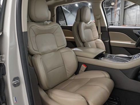 Used 2022 Lincoln Aviator Reserve w/ Equipment Group 201A AWD/4WD image 31