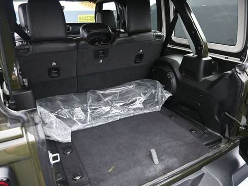 Used 2023 Jeep Wrangler Unlimited Sahara AWD/4WD image 37