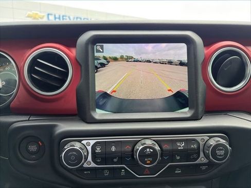 Used 2023 Jeep Gladiator Rubicon w/ LED Lighting Group AWD/4WD image 8