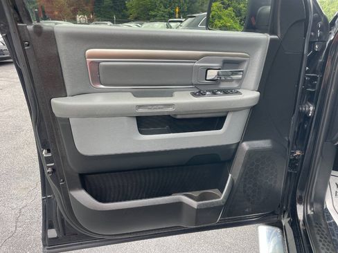 Used 2020 RAM 1500 Classic SLT w/ Luxury Group RWD image 20
