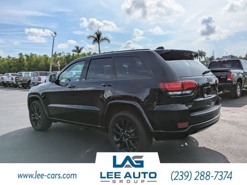 Used 2020 Jeep Grand Cherokee Altitude AWD/4WD image 5