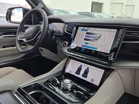 New 2026 Jeep Grand Wagoneer Summit AWD/4WD image 9