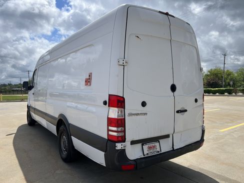 Used 2013 Mercedes-Benz Sprinter 2500 image 5
