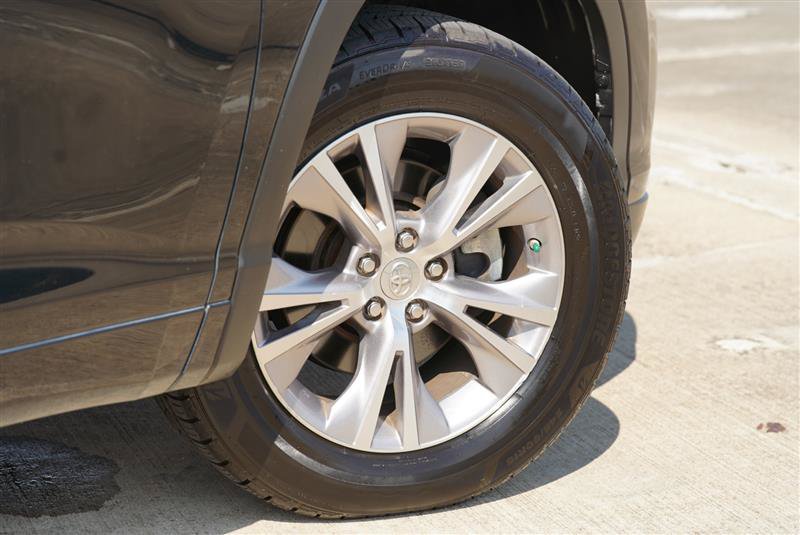 Used 2015 Toyota Highlander XLE FWD image 17