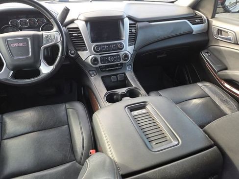 Used 2017 GMC Yukon SLT image 32
