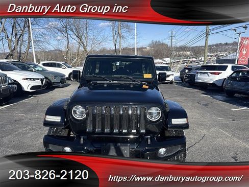 Used 2021 Jeep Wrangler Unlimited Sahara AWD/4WD image 2