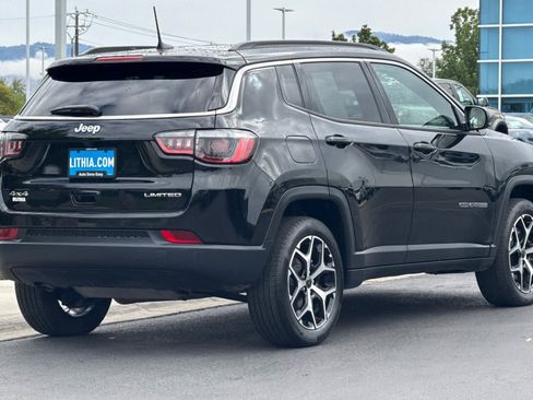 Used 2025 Jeep Compass Limited AWD/4WD image 2