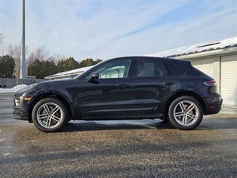 Certified 2025 Porsche Macan image 2